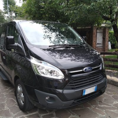 ford-tourneo-custom-fronte-destro