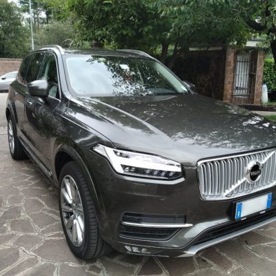 volvo-xc90-lato-destro